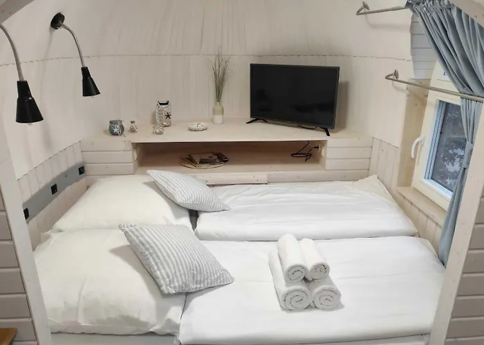 Tiny Igloo Sandstroem * Belau