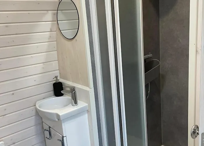 Tiny Igloo Sandstroem * Belau